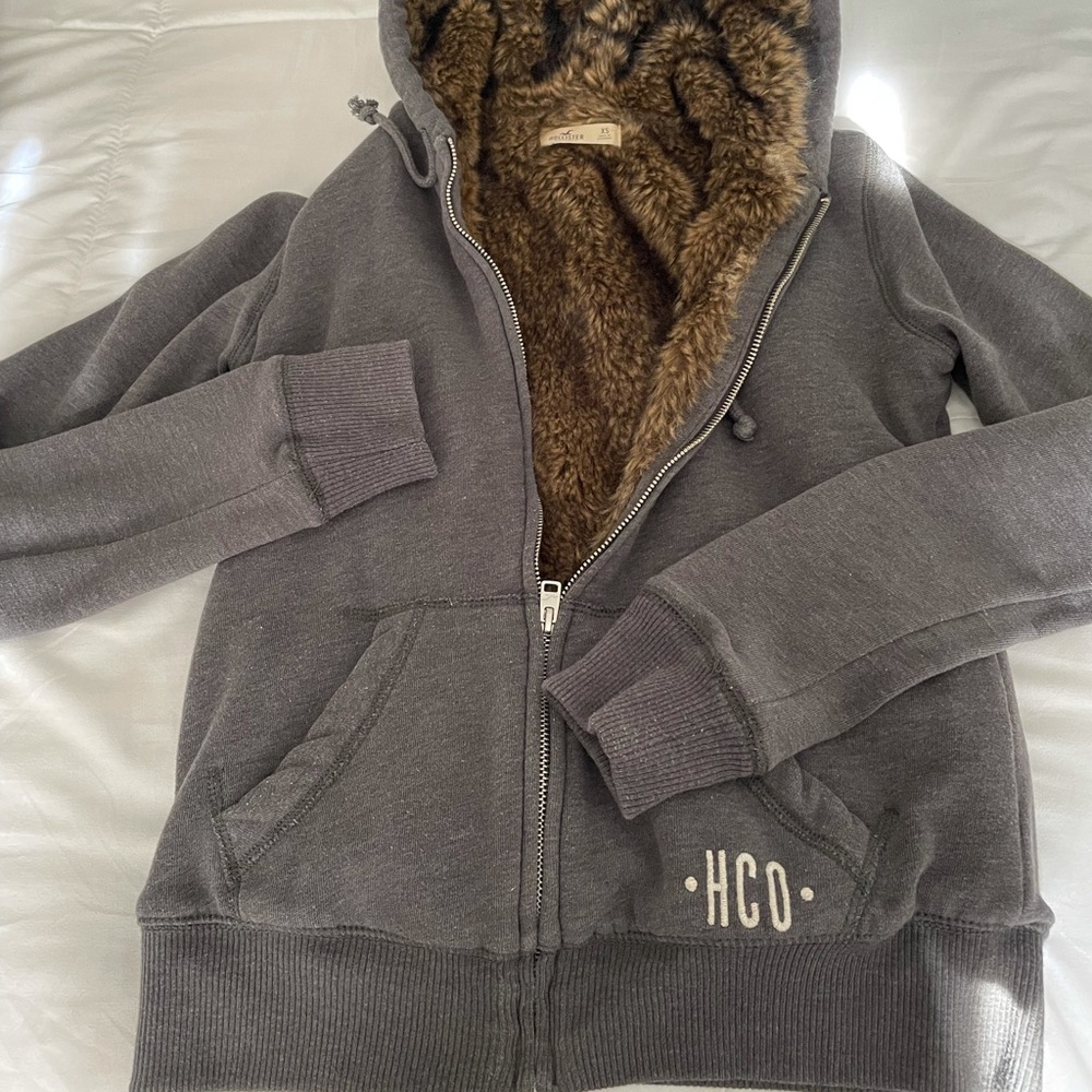 Hollister faux fur hoodie XSMALL
